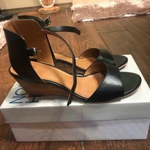 NWT 14th & Union Womens black leather sandals 6.5
